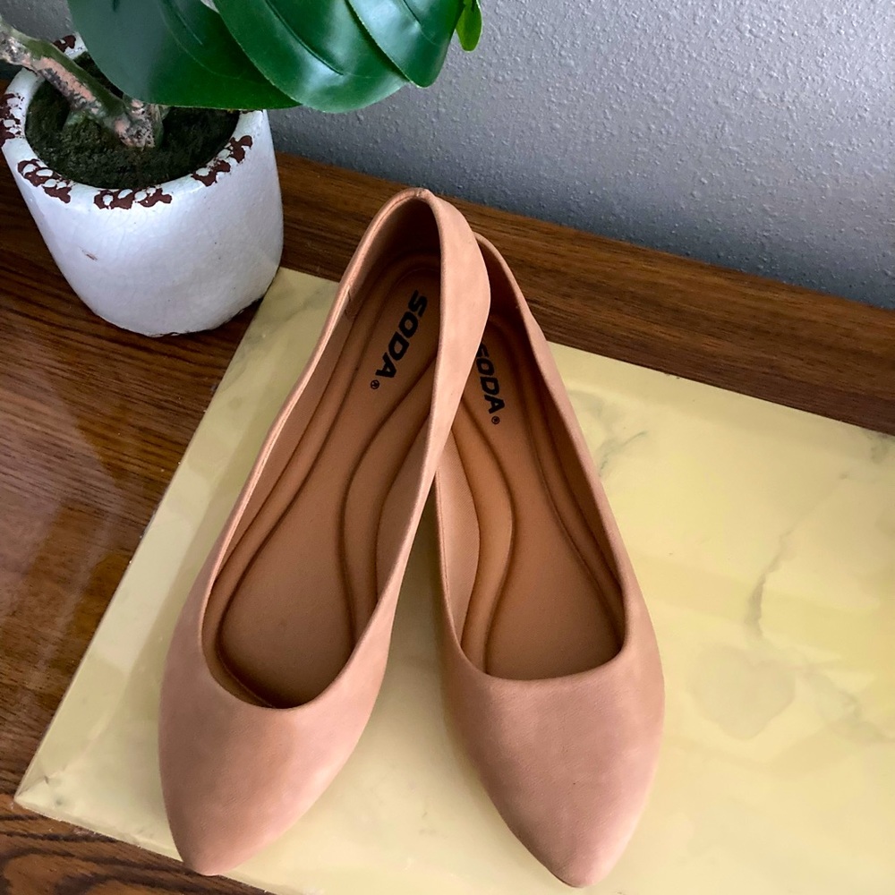 !NWOT! WOMEN'S SODA REDBUD FLATS